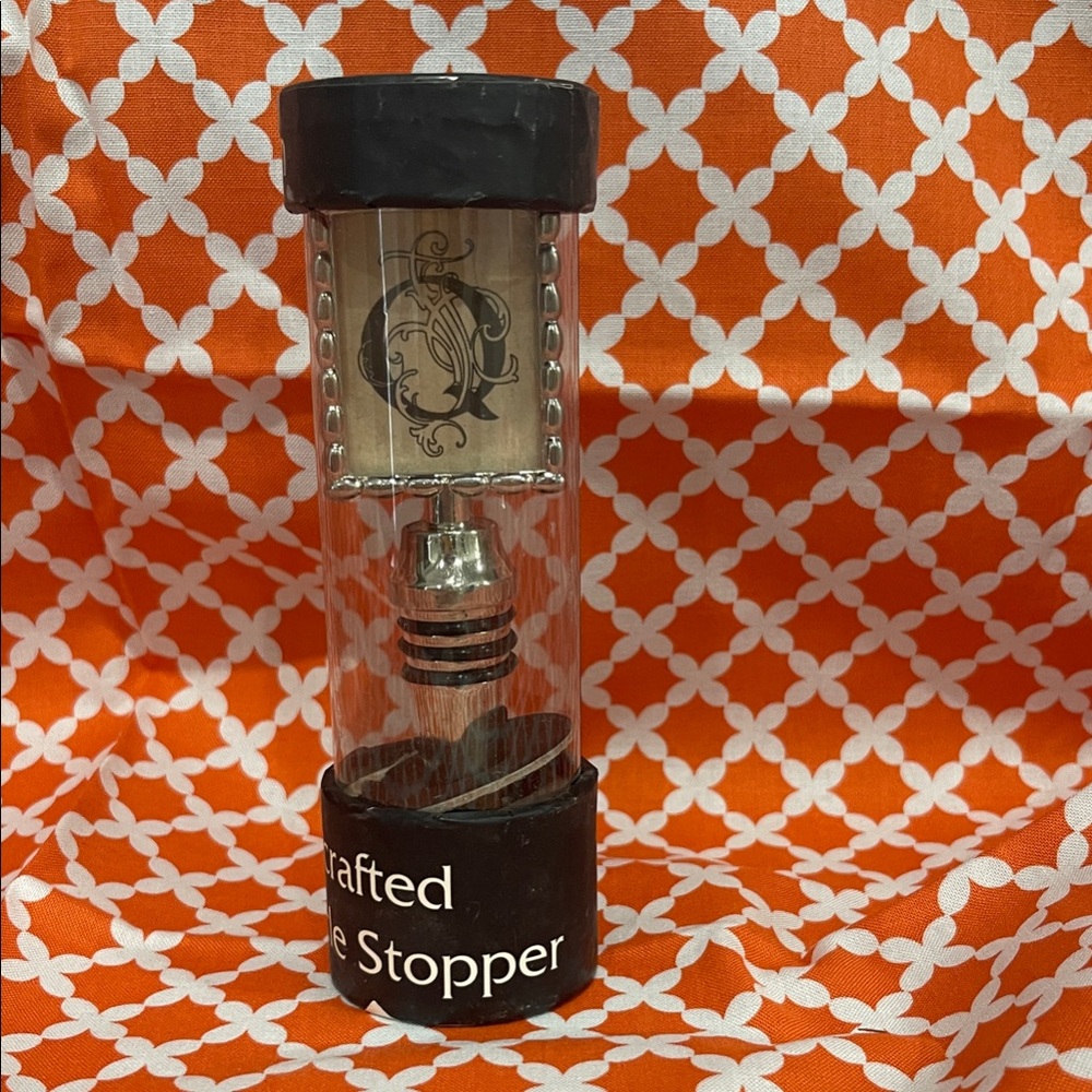 Monogram Wine Stopper with Black Accents, “Q” NEW with tags!